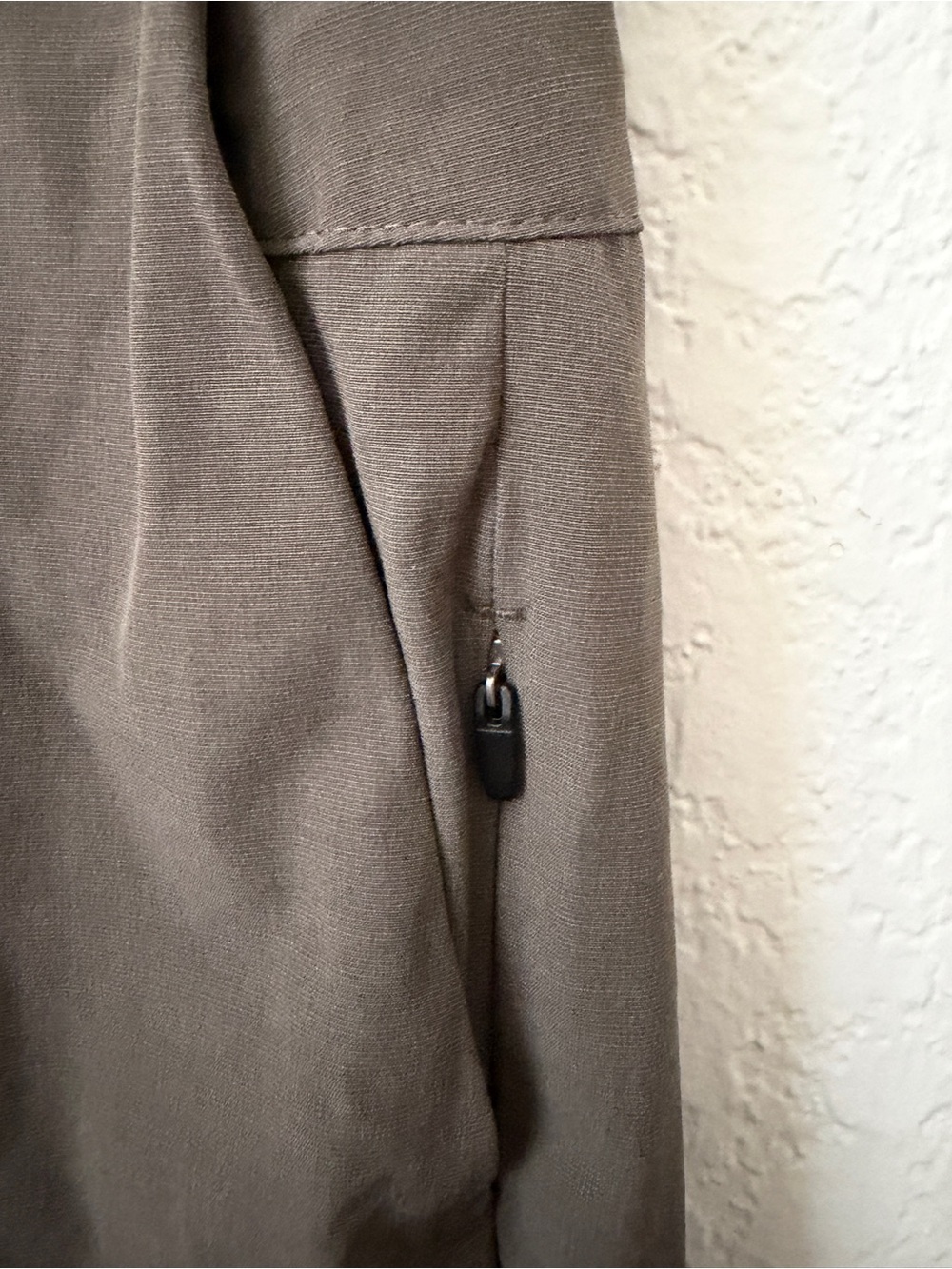 VUORI Men's Aim Brown-Gray Performance Shorts 36 - Picture 5 of 9